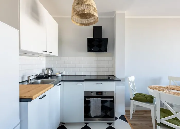 Maklakiewicza 17: View With Airport Proximity * Warsaw